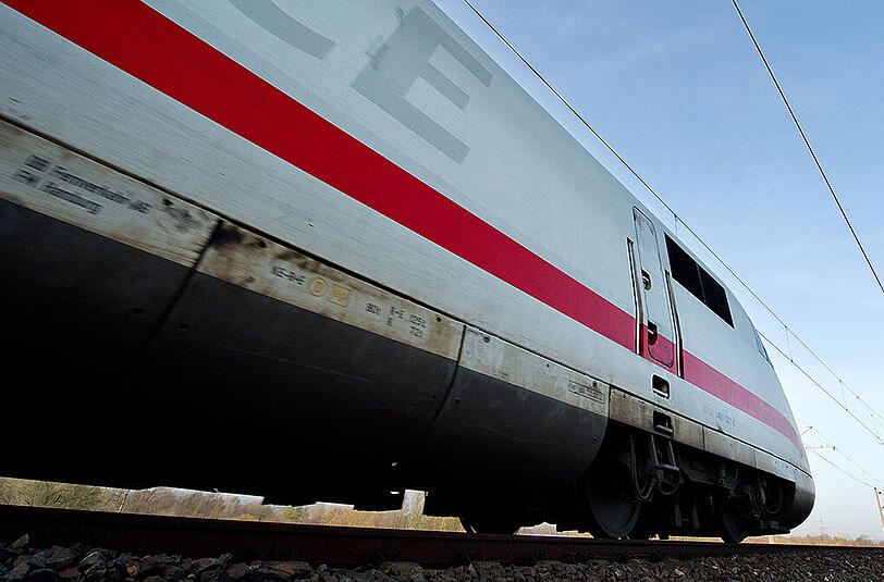 Papa drin, Sohn draußen. Der ICE ließ den neunjährigen Bub einfach am Bahnsteig stehen.