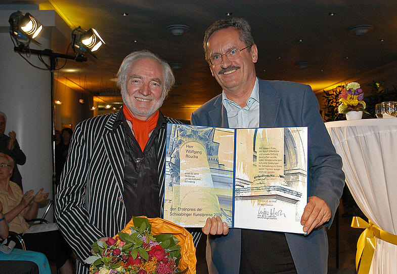 Wolfgang Roucka ist seit 50 Jahren eine Schwabinger Kulturinstanz. Hier eine Auswahl seiner Bilder...
