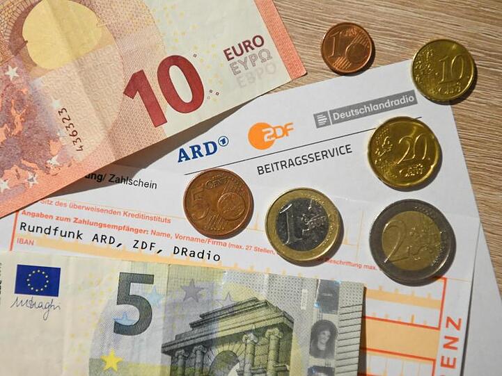 Der Rundfunkbeitrag könnte zum Jahr 2021 auf 18,36 Euro steigen.
