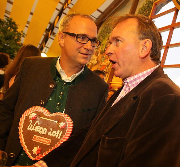 Fachsimpeln: Kabarettisten Wolfgang Krebs (li.) und Christian "Fonsi" Springer