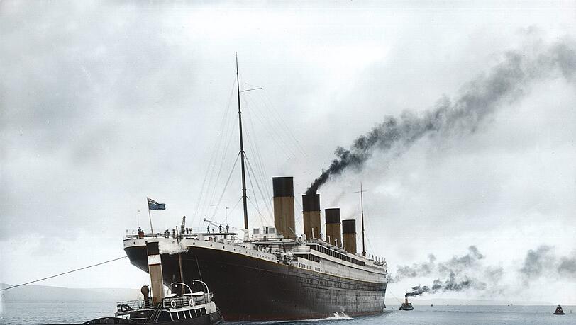 Von Southampton nach New York sollte sie fahren – doch sie ist nie angekommen: die 269 Meter lange RMS Titanic der britischen Reederei White Star Line. Von Southampton nach New York sollte sie fahren – doch sie ist nie angekommen: die 269 Meter lange RMS Titanic der britischen Reederei White Star Line.