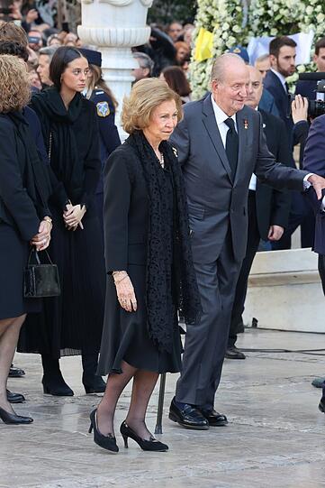 Überraschend: Neben Sofia ist Spaniens Ex-König Juan Carlos dabei.