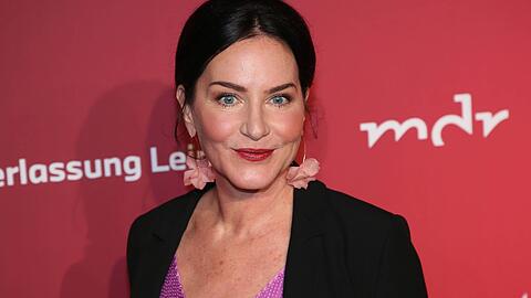 Marisa Burger genie&szlig;t die sommerlichen Temperaturen. Jetzt teilt sie ihre Biergartentipps f&uuml;r M&uuml;nchen.