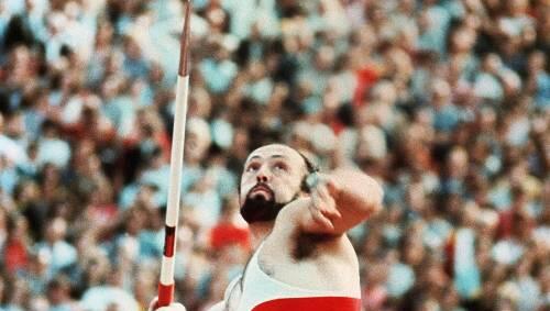 Der goldene Wurf auf 90,48 Meter: Klaus Wolfermann bei den Olympischen Spielen 1972 in München. Der goldene Wurf auf 90,48 Meter: Klaus Wolfermann bei den Olympischen Spielen 1972 in München.
