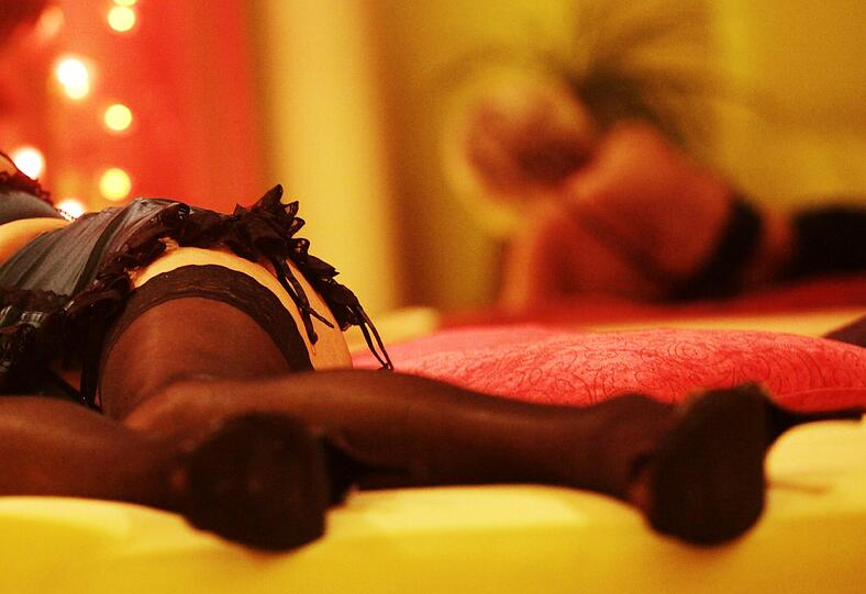 PROSTITUTION: Mehr als 300 Prostituierte, 50 Tänzerinnen und Dutzende Masseusen hat die Münchner Polizei während der Wiesn kontrolliert. Große Sorge bereitet der Polizei dabei, dass die Prostituierten dabei immer jünger werden.