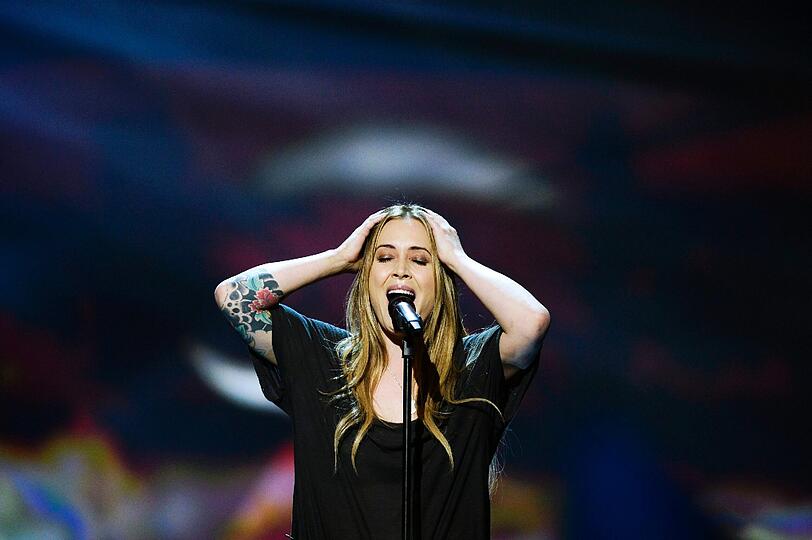Schön: Anouk aus den Niederlanden mit "Birds".