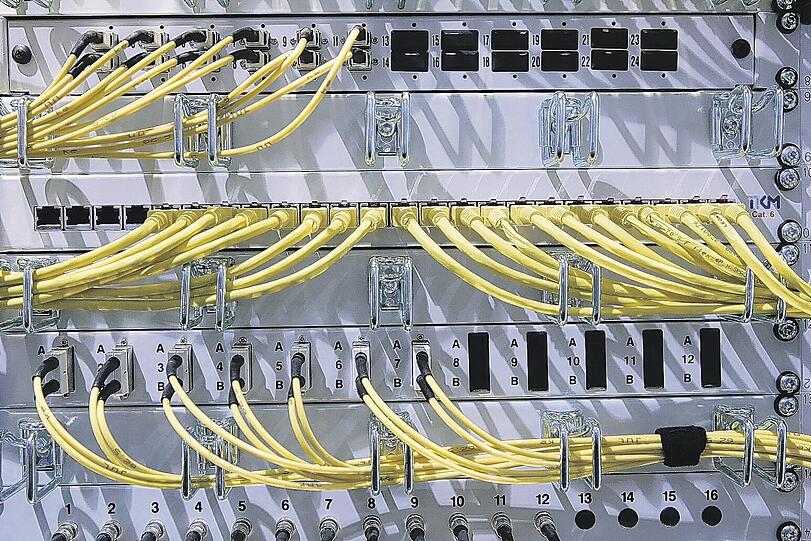 Vermittlungsanlage: Am besten wäre es, wenn künftig gar keine große Verbindungs-Datensätze angelegt würden, mahnt der Datenschutzbeauftragte Peter Schaar.