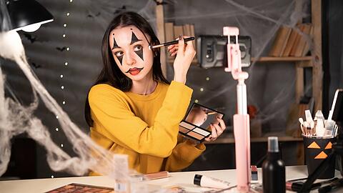 Schnell geschminkt: das Clown-Make-up.