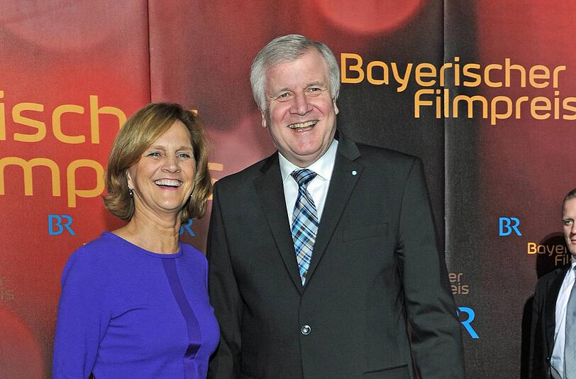 Freundschaftsdienst bei der Filmpreisverleihung: Gastgeber Horst und Karin Seehofer