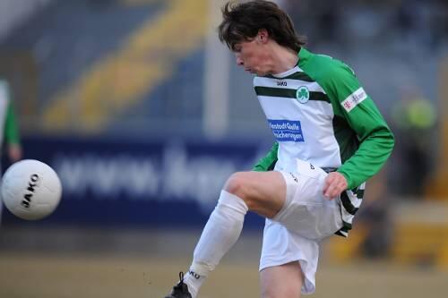 Zurück an den Ball: Fürths Linksverteidiger Philipp Langen soll bei seinem Ex-Verein Koblenz Spielpraxis sammeln.