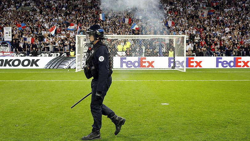 Vor der Partie Lyon gegen Besiktas spielten sich irre Szenen ab. Die Bilder.