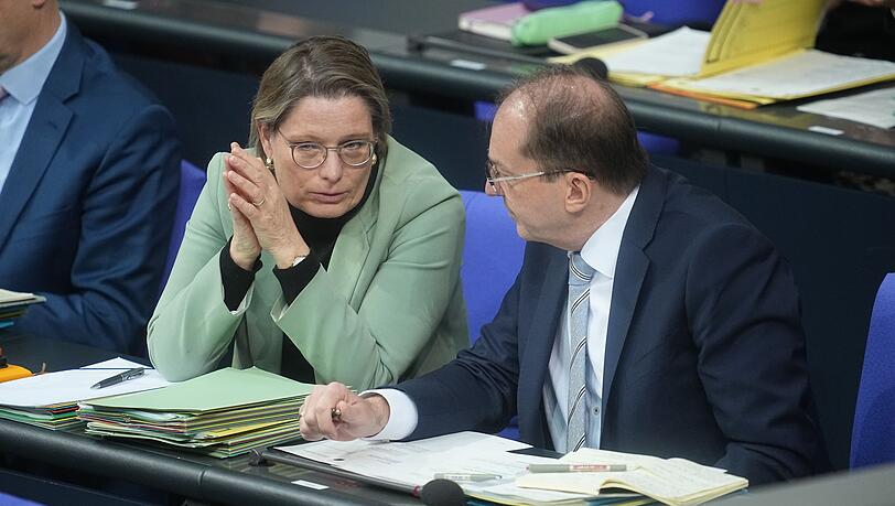 Zur Speicherpflicht f&uuml;r IP-Adressen hat es Gespr&auml;che zwischen Justizministerin Hubig (SPD) und Innenminister Dobrindt (CSU) gegeben. (Archivfoto)