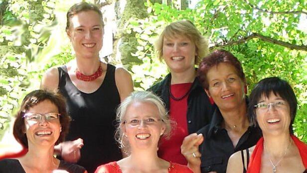 Der Chor Gospel al Dente singt im Botanischen Garten. Der Chor Gospel al Dente singt im Botanischen Garten.