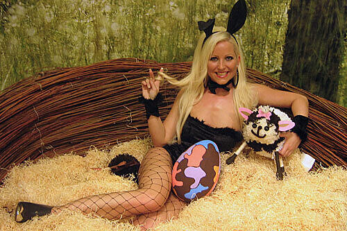 Heiße Häschen: Für Big Brother werfen sich die Bewohnerinnen gerne mal ins Bunny-Dress.