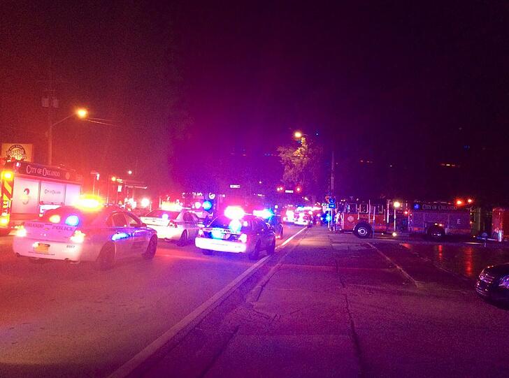 Großeinsatz der Polizei vor dem Schwulen-Club "Pulse" in Orlando.