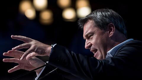 Auch, wenn er noch dementiert: Am liebsten würde Markus Söder wohl auch das Amt des Parteichefs von Horst Seehofer übernehmen. Söders Konkurrent ist Europapolitiker Manfred Weber.
