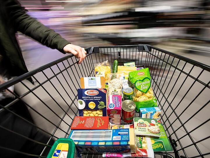 Beim Einkaufen wollen die Verbraucher in Deutschland nicht nur billig einkaufen, sondern beim Shoppen auch noch Zeit sparen.