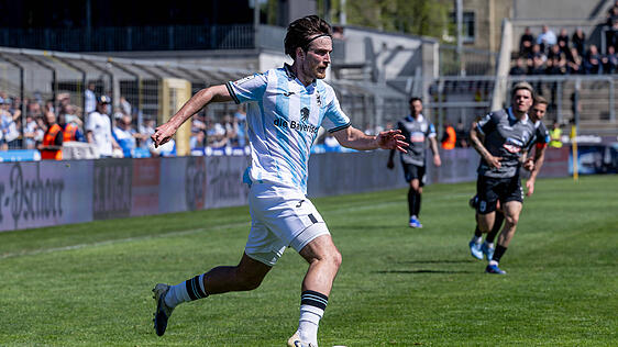Tim Danhof trifft sehenswert bei Freisto&szlig; gegen Ulm.