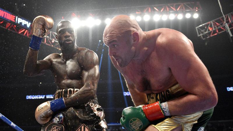 Deontay Wilder (l) setzte Tyson Fury mächtig zu. Deontay Wilder (l) setzte Tyson Fury mächtig zu.