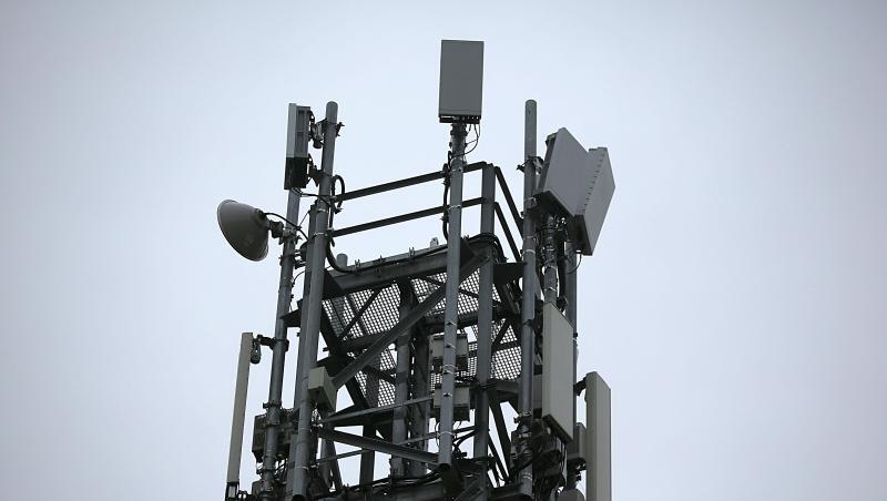 Eine 5G-Antenne auf einem Testgelände. Es gibt noch viele weiße Flecken in Deutschland beim mobilen Internet. Eine 5G-Antenne auf einem Testgelände. Es gibt noch viele weiße Flecken in Deutschland beim mobilen Internet.