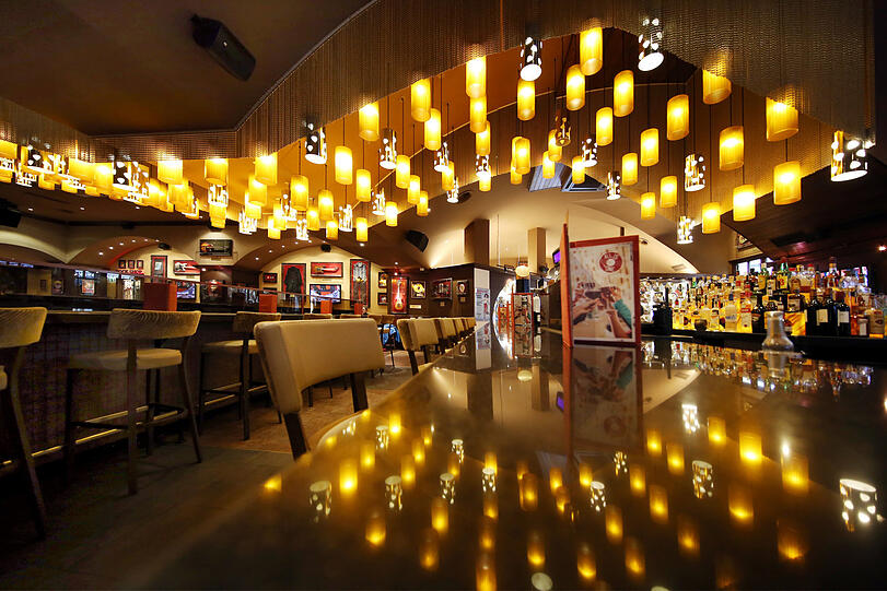 "At the Hard Rock Cafe" anstimmen und im ebenso schwungvollen Ambiente den Alltag hinter sich lassen.
