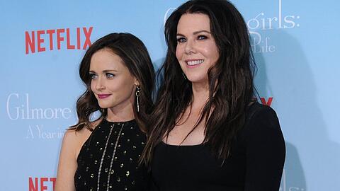 Alexis Bledel (l.) und Lauren Graham bei der Premiere von "Gilmore Girls: Ein neues Jahr" 2016.