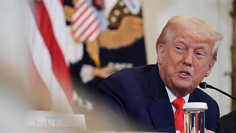 Trump droht der EU mit Zöllen - und gibt sich vorerst wenig kompromissbereit.