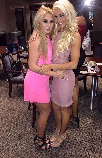 Der Twitter-Acoount der Houston Texans Cheerleader wird sehr gut gepflegt, jeden Tag finden sich dort mehrere Beiträge.