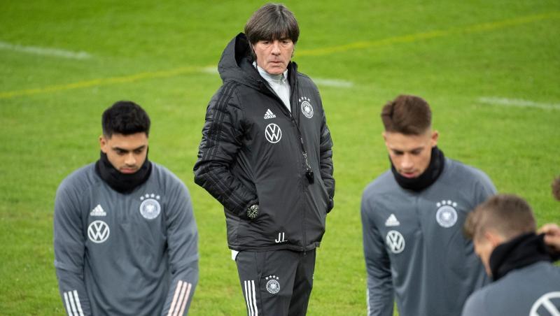 Arbeitet an einer Lösung für die fehlenden Spieler: Bundestrainer Joachim Löw. Arbeitet an einer Lösung für die fehlenden Spieler: Bundestrainer Joachim Löw.