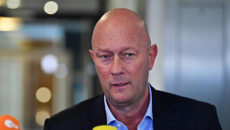 Bleibt vorerst im Amt: Thomas Kemmerich (FDP) Ministerpräsident von Thüringen, nach dem Gespräch mit der Landtagspräsidentin. Bleibt vorerst im Amt: Thomas Kemmerich (FDP) Ministerpräsident von Thüringen, nach dem Gespräch mit der Landtagspräsidentin.
