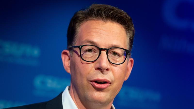 CSU-Generalsekretär Markus Blume nimmt an einer Wahlparty in der Parteizentrale der CSU teil.