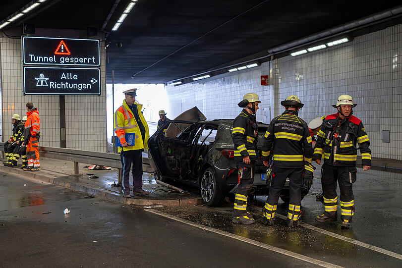 Im Innsbrucker-Ring-Tunnel wollte der Fahrer den Angaben der Polizei zufolge die Ausfahrt zur Ampfingstra&szlig;e nehmen.
