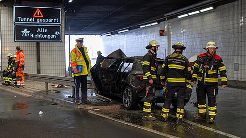 Im Innsbrucker Ring-Tunnel wollte der Fahrer den Angaben der Polizei zufolge die Ausfahrt zur Ampfingstra&szlig;e nehmen.