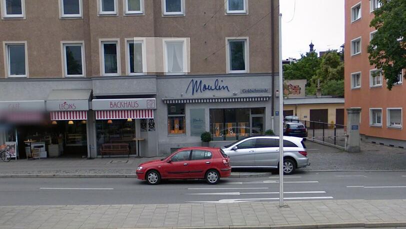 Einbrecher hatten es heute auf das Schmuckgeschäfts Moulin in der Leonrodstraße abgesehen. Einbrecher hatten es heute auf das Schmuckgeschäfts Moulin in der Leonrodstraße abgesehen.