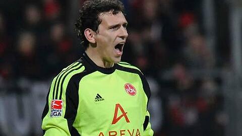"Ich bleibe definitiv": Club-Keeper Raphael Schäfer.