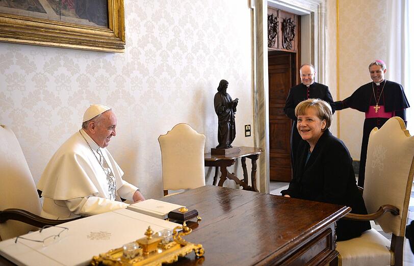 Papst Franziskus empfängt Bundeskanzlerin Angela Merkel zu einer Privataudienz im Vatikan.