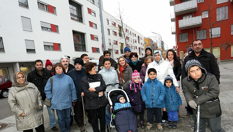 15 Prozent mehr wollte die GBW von diesen Mietern am Ackermannbogen. Die AZ berichtete, Unterstützer protestierten. Jetzt wurde die Mieterhöhung gestoppt - vorerst. 15 Prozent mehr wollte die GBW von diesen Mietern am Ackermannbogen. Die AZ berichtete, Unterstützer protestierten. Jetzt wurde die Mieterhöhung gestoppt - vorerst.
