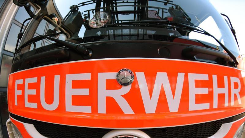 Ein Blick auf die Front eines Einsatzwagens der Feuerwehr. Foto: Patrick Seeger/Archivbild Ein Blick auf die Front eines Einsatzwagens der Feuerwehr. Foto: Patrick Seeger/Archivbild