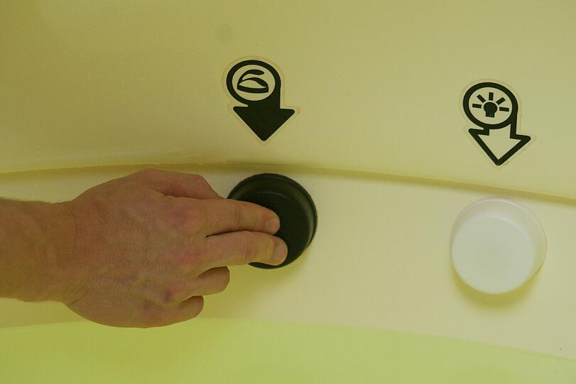 Die iPhone App "Hold On": So lange wie möglich auf auf den Touchscreen drücken, um einen persönlichen Rekord aufzustellen. Der Weltrekord liegt angeblich bei über sieben Stunden.