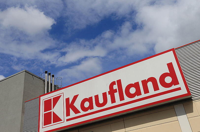 Tiefkühlkosthersteller Iglo und Schokoriegelhersteller Mars haben die Belieferung von Kaufland eingestellt. Foto: Jens Wolf/Archiv