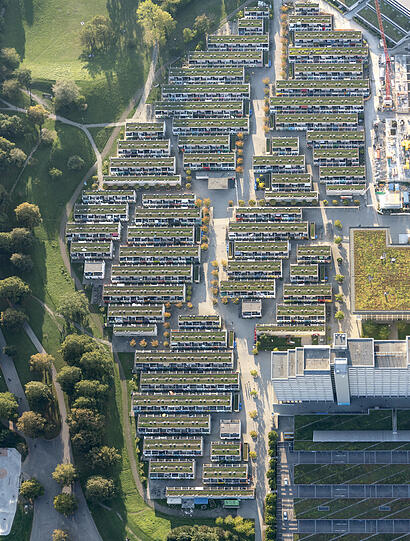 Raten Sie mal, wo das ist? Aus der Luft ist das Olympische Dorf kaum zu erkennen.