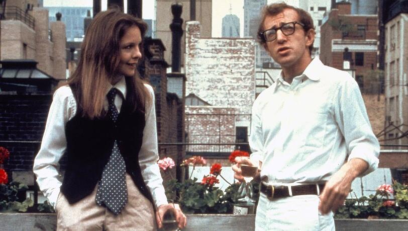 Woody Allens Leben und Werk in einem Bild zusammengefasst: starke Frauenfiguren, hier Diane Keaton, im Hintergrund seine Geburtsstadt New York. Woody Allens Leben und Werk in einem Bild zusammengefasst: starke Frauenfiguren, hier Diane Keaton, im Hintergrund seine Geburtsstadt New York.