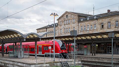 Bamberg will seinen historischen Bahnhof im Zuge des Bahnausbaus sanieren und modernisieren. (Archivbild)