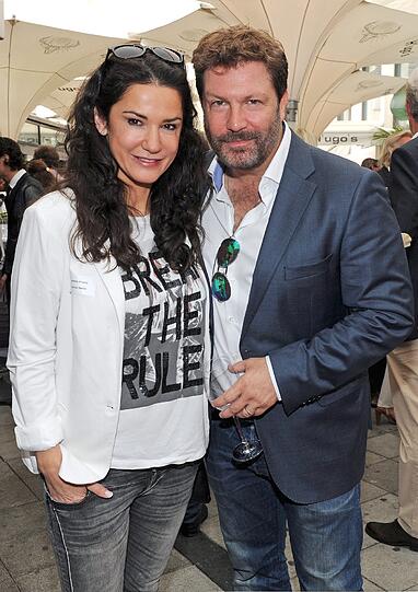Mariella Ahrens und Francis Fulton-Smith.