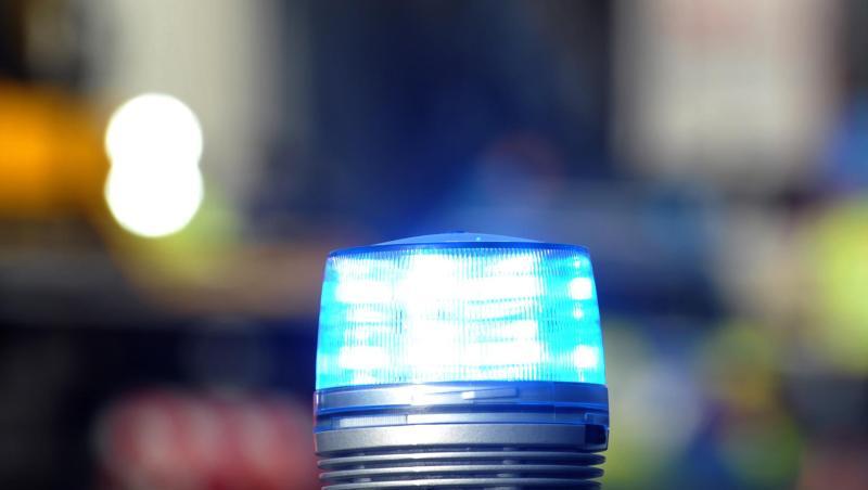 Das Blaulicht eines Streifenwagens der Polizei leuchtet. Foto: Stefan Puchner/Archivbild Das Blaulicht eines Streifenwagens der Polizei leuchtet. Foto: Stefan Puchner/Archivbild
