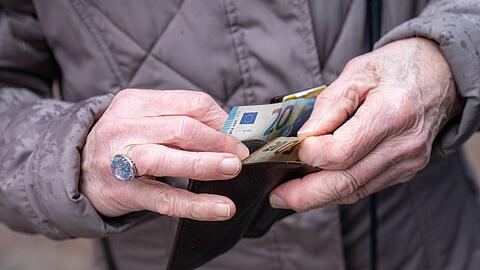 Blickpunkt Rente: Wie viel mehr oder weniger es k&uuml;nftig gibt, entscheidet sich im Bundestag. (Symbolbild)