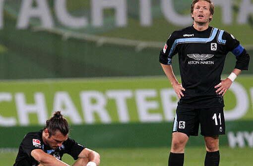 Niedergeschlagene Löwen. Djordje Rakic (l.) und Benny Lauth nach der 0:2-Niederlage bei Hansa Rostock.