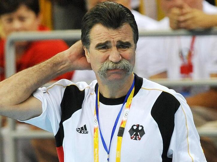 "Ich habe die Hüften eines 80-Jährigen": Handball-Bundestrainer Heiner Brand.