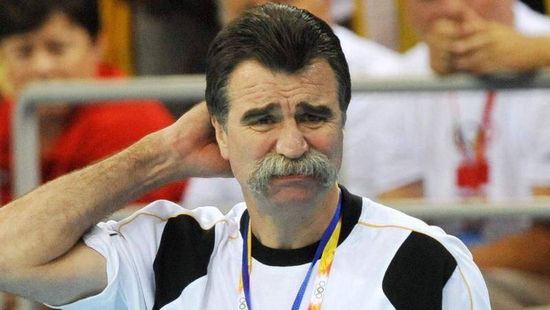 "Ich habe die Hüften eines 80-Jährigen": Handball-Bundestrainer Heiner Brand. "Ich habe die Hüften eines 80-Jährigen": Handball-Bundestrainer Heiner Brand.