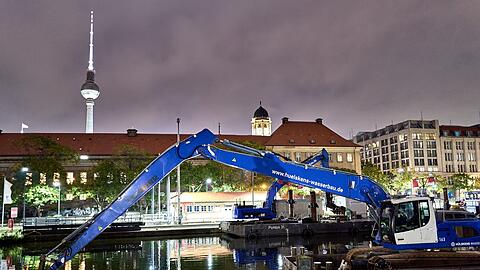 Eine Weltkriegsbombe wurde nahe der Fischerinsel in Berlin gefunden.